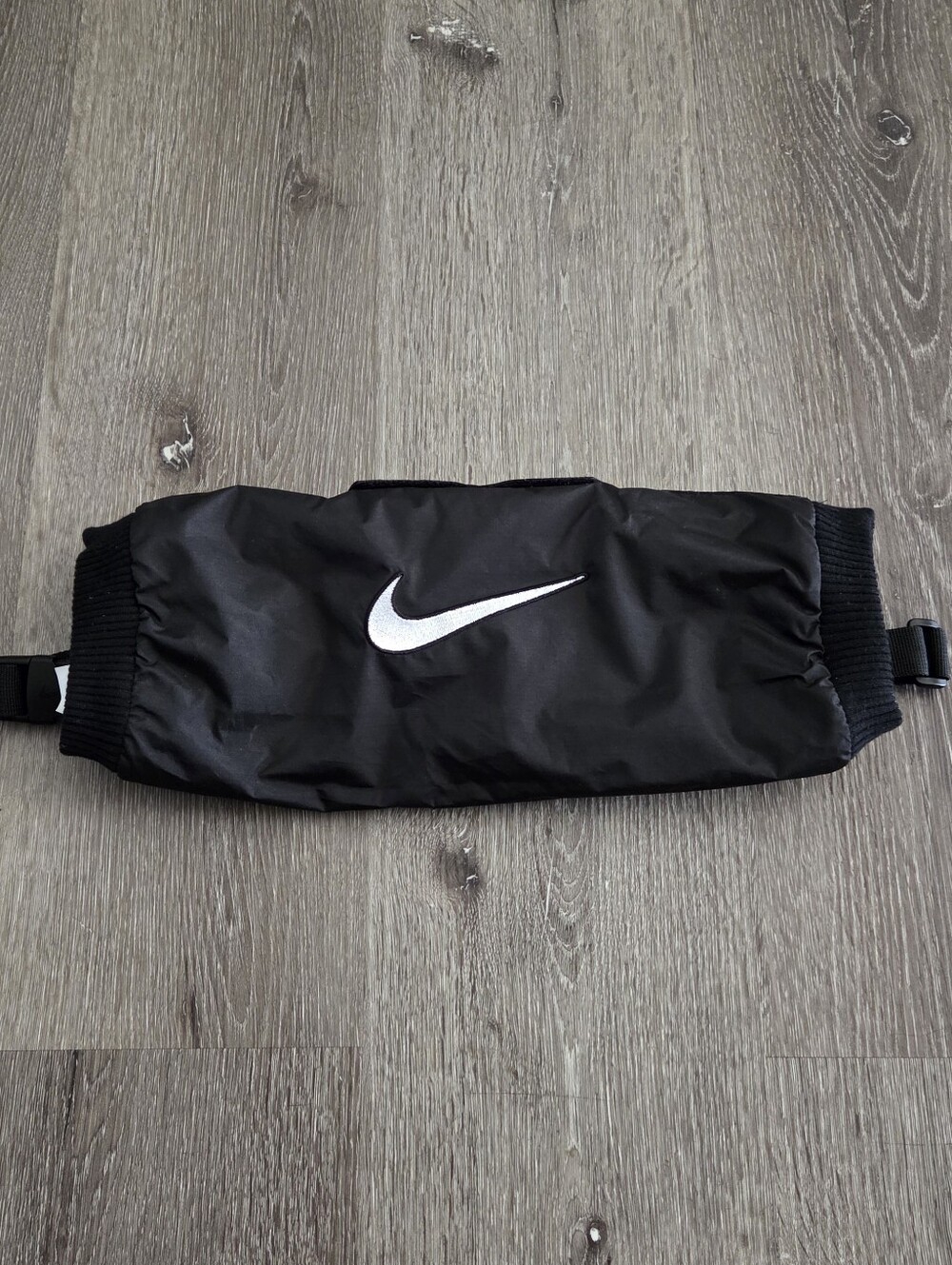 Nike Football Hand Warmer Black Quarterback Muff Cold Weather Swoosh NFL Style